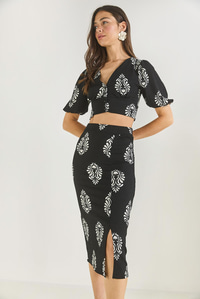 Kadın V Yaka Crop Bluz Yırtmaç Detaylı Etek Desenli Bürümcük Alt-Üst Takım 8037 60284045 - Siyah-Beyaz