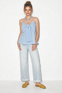 Kadın V Yaka Fiyonk Detaylı İnce Askılı Sırtı Gipe Detaylı Bluz 20194 60286267 - Bebe Mavisi BLUZ modelleri