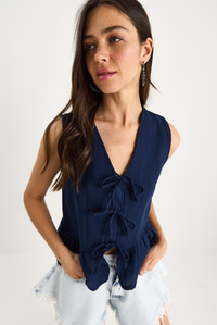 Kadın V Yaka Fiyonk Detaylı Müslin Peplum Bluz G28-4883 60283356 - Lacivert
