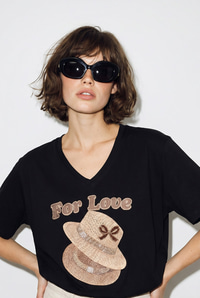 Kadın V Yaka For Love Nakış ve Boncuk İşlemeli Oversize T-Shirt 2240 60286329 - Siyah T-SHİRT modelleri