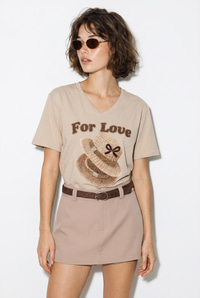 Kadın V Yaka For Love Nakış ve Boncuk İşlemeli Oversize T-Shirt 2240 60286329 - Bej T-SHİRT modelleri