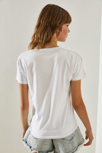 Kadın V Yaka Yaka Kot Kalp Detaylı Taşlı T-Shirt 60251412 - Beyaz T-SHİRT modelleri