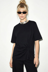 Kadın Vatkalı Omuz Detaylı Düğüm Detaylı Kısa Kollu T-Shirt 1067 60286068 - Siyah T-SHİRT modelleri