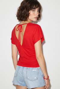 Kadın Vücuda Oturan Büzgülü Drape Detaylı V Yaka Yarasa Kol Bluz ÖB261047 60286353 - Kırmızı BLUZ modelleri