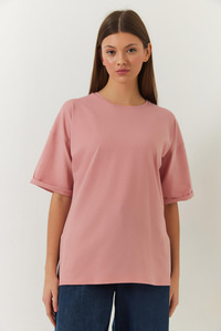 Kadın Yandan Yırtmaçlı Kol Katlama Detaylı Bisiklet Yaka Kısa Kollu Basic T-Shirt 60251203 - Pudra T-SHİRT modelleri