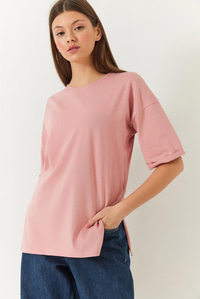 Kadın Yandan Yırtmaçlı Kol Katlama Detaylı Bisiklet Yaka Kısa Kollu Basic T-Shirt 60251203 - Pudra T-SHİRT modelleri