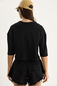 Kadın Yazı Baskılı Bisiklet Yaka %100 Pamuklu Crop T-Shirt 6705 60283450 - Siyah