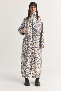 Kadın Zebra Desenli Astarlı Fermuarlı Oversize Ceket Şalvar Kesim Pantolon Takım 4231 60286762 - Ekru-Siyah ALT - ÜST TAKIM modelleri