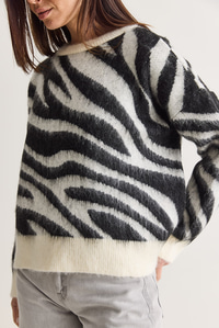 Kadın Zebra Desenli Bisiklet Yaka Oversize Triko Kazak 5569 60286712 - Ekru-Siyah KAZAK modelleri