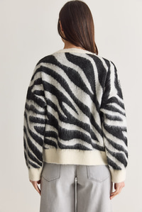 Kadın Zebra Desenli Bisiklet Yaka Oversize Triko Kazak 5569 60286712 - Ekru-Siyah KAZAK modelleri