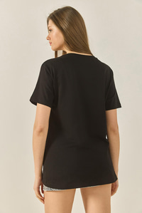 Kalp Baskılı Boncuk İşlemeli Normal Kalıp Pamuklu T-Shirt 8106 60283301 - Siyah