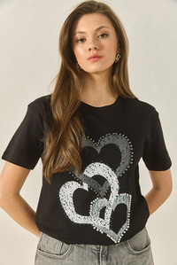 Kalp Baskılı Boncuk İşlemeli Normal Kalıp Pamuklu T-Shirt 8106 60283301 - Siyah