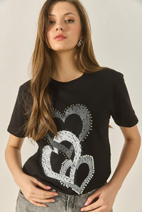 Kalp Baskılı Boncuk İşlemeli Normal Kalıp Pamuklu T-Shirt 8106 60283301 - Siyah
