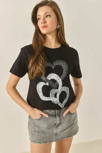 Kalp Baskılı Boncuk İşlemeli Normal Kalıp Pamuklu T-Shirt 8106 60283301 - Siyah