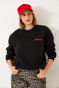 Kalp Nakışlı Şardonlu Sweatshirt 60601033 - Siyah