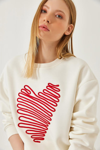 Kalp Nakışlı Sweatshirt 60601030 - Ekru