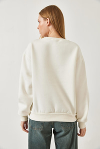 Kalp Nakışlı Sweatshirt 60601030 - Ekru