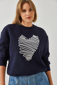 Kalp Nakışlı Sweatshirt 60601030 - Lacivert