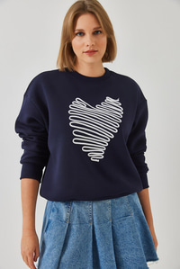 Kalp Nakışlı Sweatshirt 60601030 - Lacivert