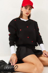 Kalp Nakışlı Sweatshirt MBHS016 60601016 - Siyah