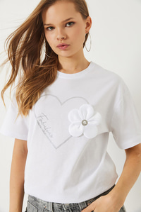 Kalpli Taş Baskılı Çiçek Aksesuarlu Bisiklet Yaka Pamuklu T-Shirt 60283098 - Beyaz
