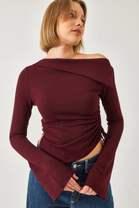 Kayık Yaka Asimetrik Kesim Büzgülü Bluz 60261338 - Bordo