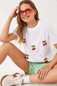 Kısa Kollu Kiraz Aksesuarlı T-Shirt 60602016 - Beyaz