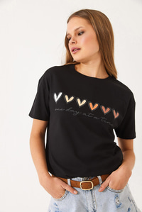 Kısa Kollu Renkli Kalp Baskılı Basic T-Shirt 60602017 - Siyah