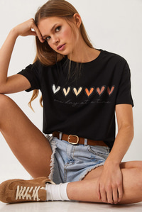 Kısa Kollu Renkli Kalp Baskılı Basic T-Shirt 60602017 - Siyah