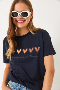 Kısa Kollu Renkli Kalp Baskılı Basic T-Shirt 60602017 - Lacivert