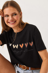 Kısa Kollu Renkli Kalp Baskılı Basic T-Shirt 60602017 - Siyah