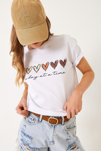 Kısa Kollu Renkli Kalp Baskılı Basic T-Shirt 60602017 - Beyaz
