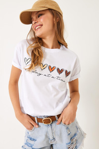Kısa Kollu Renkli Kalp Baskılı Basic T-Shirt 60602017 - Beyaz