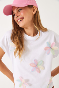 Kısa Kollu Renkli Tül Çiçek Aksesuarlı T-Shirt 60602015 - Beyaz