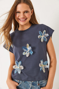 Kısa Kollu Renkli Tül Çiçek Aksesuarlı T-Shirt 60602015 - Füme