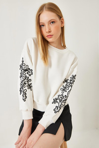 Kolları Nakış Desenli Sweatshirt 60601029 - Ekru
