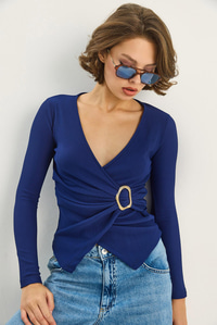 Kruvaze Yaka Gold Toka Detaylı Uzun Kollu Bluz 2280 60283517 - Saks BLUZ modelleri