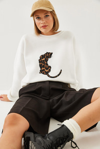 Leopar Baskılı Üç İplik Şardonlu Sweatshirt 60351105 - Beyaz