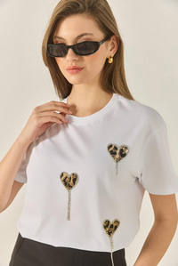Leopar ve Taş Detaylı Kalpli Kısa Kollu T-Shirt 60602034 - Beyaz