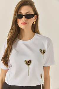 Leopar ve Taş Detaylı Kalpli Kısa Kollu T-Shirt 60602034 - Beyaz