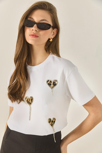 Leopar ve Taş Detaylı Kalpli Kısa Kollu T-Shirt 60602034 - Beyaz