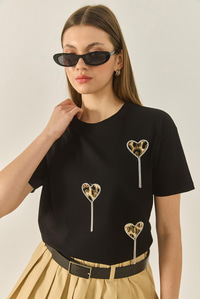 Leopar ve Taş Detaylı Kalpli Kısa Kollu T-Shirt 60602034 - Siyah