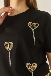Leopar ve Taş Detaylı Kalpli Kısa Kollu T-Shirt 60602034 - Siyah