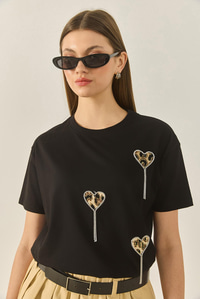 Leopar ve Taş Detaylı Kalpli Kısa Kollu T-Shirt 60602034 - Siyah