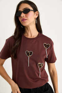 Leopar ve Taş Detaylı Kalpli Kısa Kollu T-Shirt 60602034 - Kahve