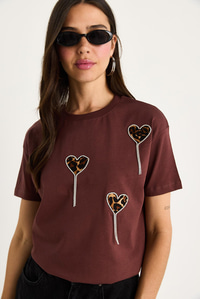 Leopar ve Taş Detaylı Kalpli Kısa Kollu T-Shirt 60602034 - Kahve