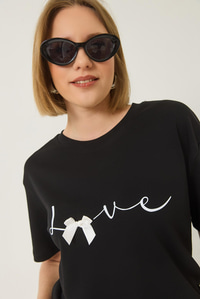 Love Baskılı Kurdele Detaylı Normal Kalıp Pamuklu T-Shirt 60283208 - Siyah