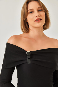 Madonna Yaka Kemer Detaylı Bluz 60261336 - Siyah