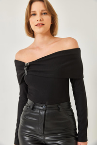 Madonna Yaka Kemer Detaylı Bluz 60261336 - Siyah