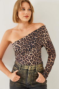 Madonna Yaka Tek Kollu Leopar Desenli Bluz 60351140 - Kahverengi